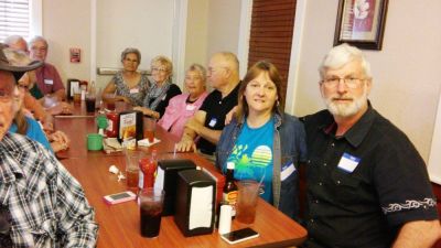 Florida Reunion January 21, 2015
L to R (from back of table to front): Miyoka Durgee; Connie Jones Lundrigan, `61; Jean Nessle; Doug Nessle; Leslie Messier; Victor Messier, III, `81
